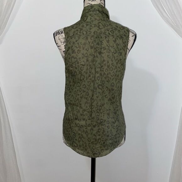 H&M Sleeveless Heart Print Button Down Shirt - Picture 6 of 13